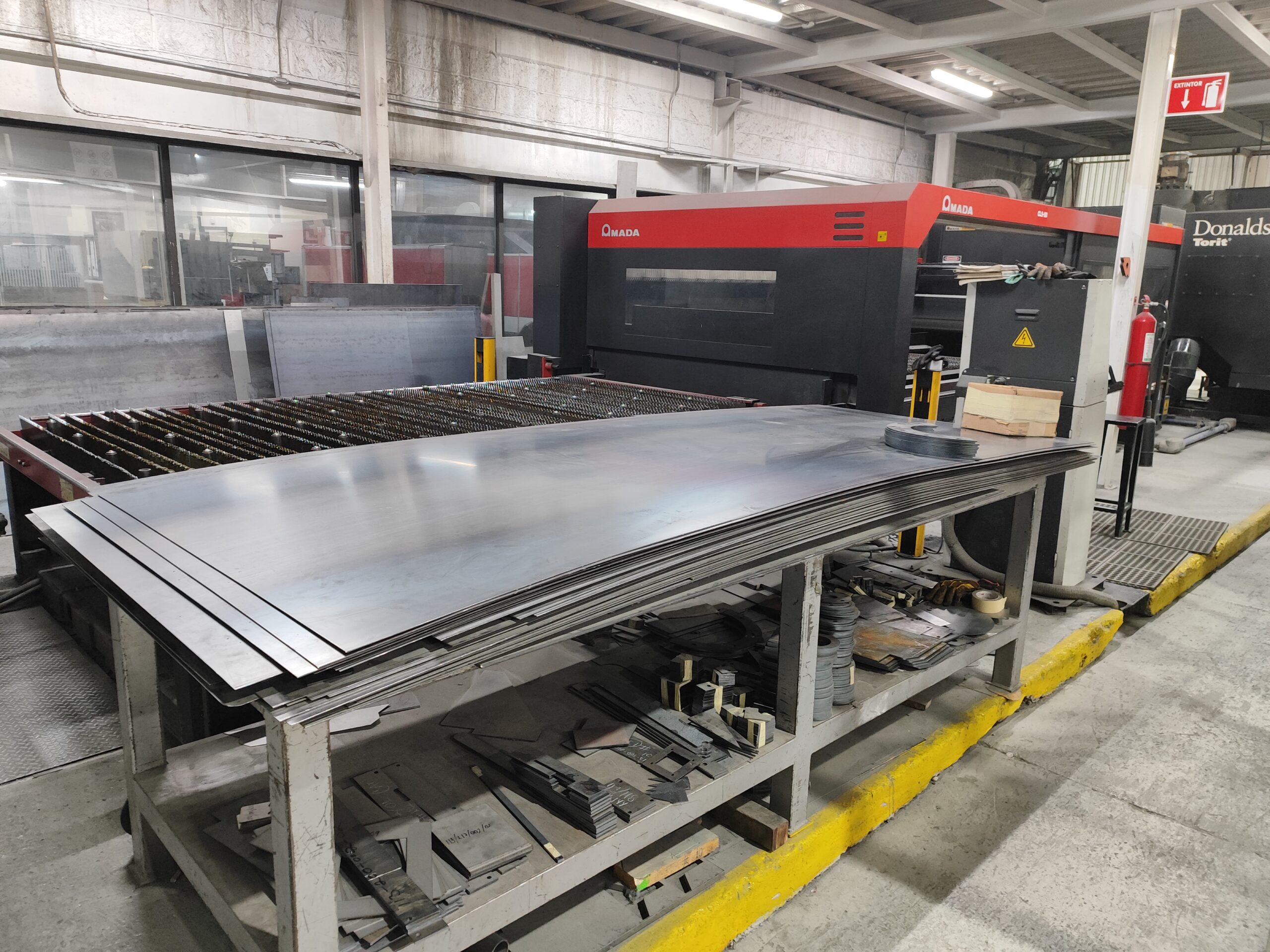 Máquina de corte láser AMADA FO-3015 MII NT - Image 2